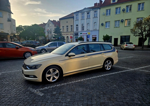 Volkswagen Passat cena 36999 przebieg: 380000, rok produkcji 2015 z Góra małe 497